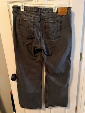 Women’s Black Low Loose Levi Jeans Size 33